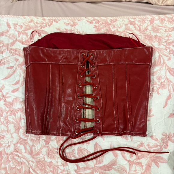 Edited corset - Picture 2 of 3